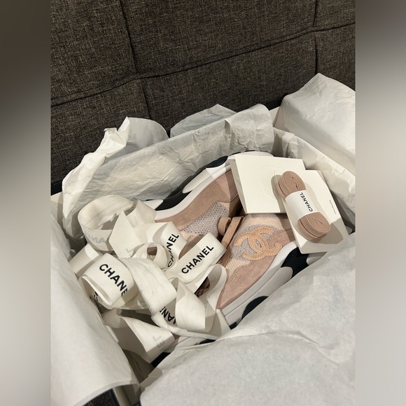 Chanel Light pink and grey knit sneakers - Picture 2 of 11